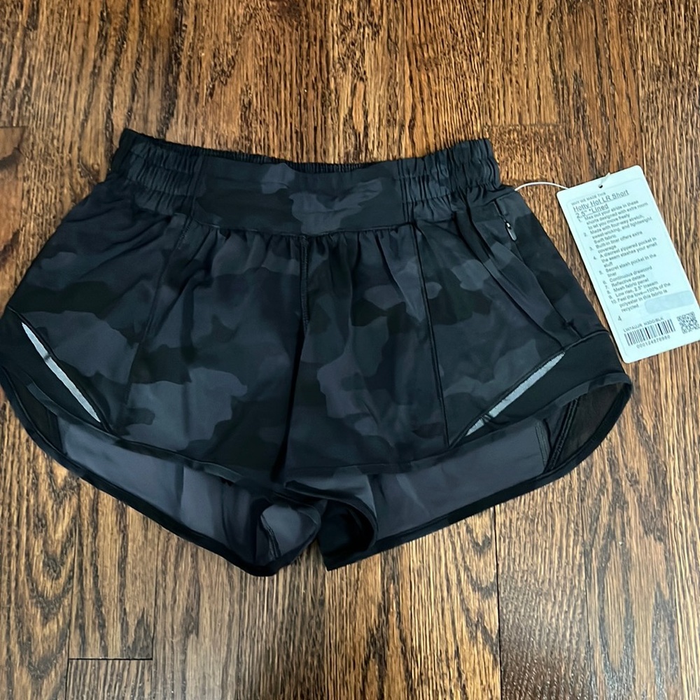 Brand new lulu hottie hot shorts